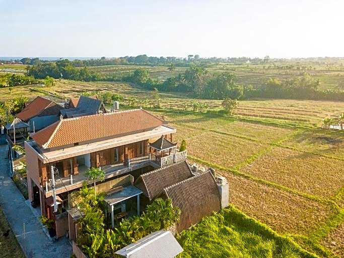 Pondok Lulik Guesthouse Seseh