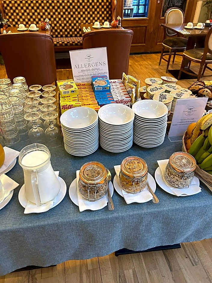 Alcock & Brown Hotel