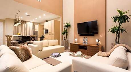3 Bedroom Deluxe Villa 2 Floors Lake View Non-Smoking