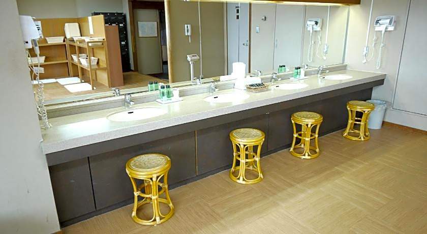 Route Inn Grantia Komatsu-Airport