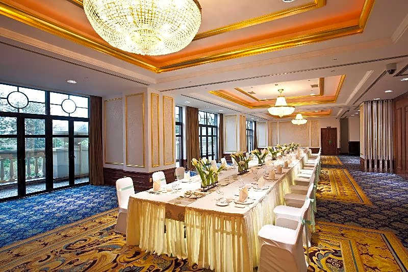 Zhongwei Green Lake Hotel Kunming