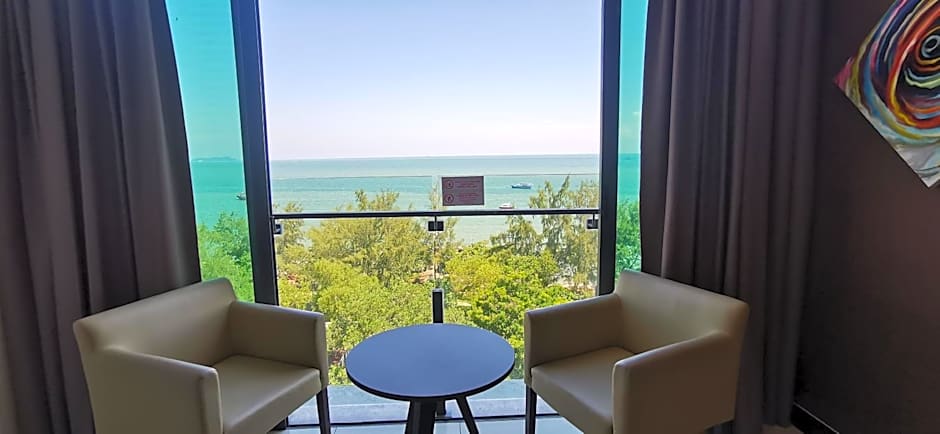 Dwharf Seaview Executive Suit PortDickson