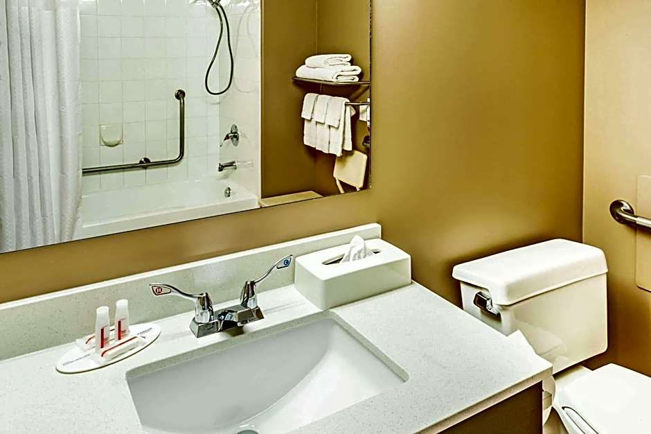 Super 8 by Wyndham Calgary/Airport