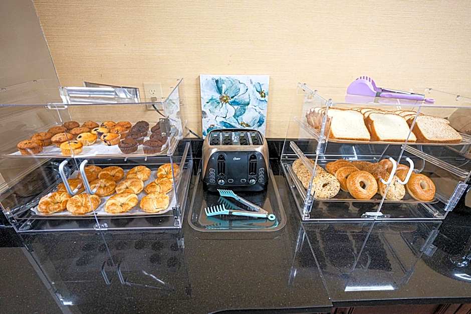 Clarion Hotel Detroit Metro Airport