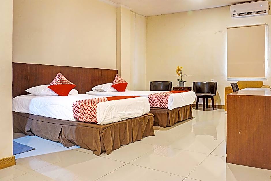 Collection O 91414 Hotel Marina Beach