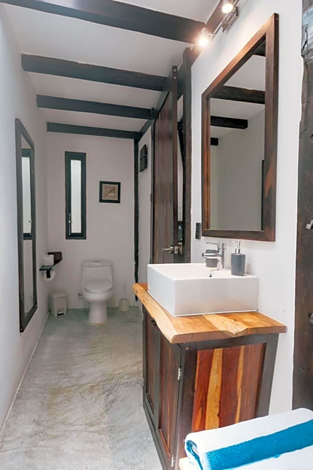 Nahouse Jungle Lodges
