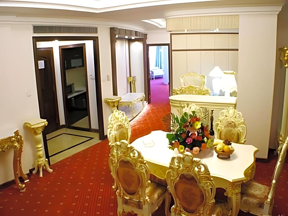 Jindu Crown Hotel