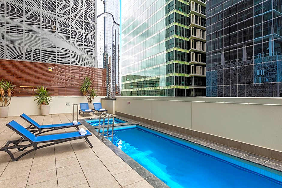 Oaks Brisbane River City Suites