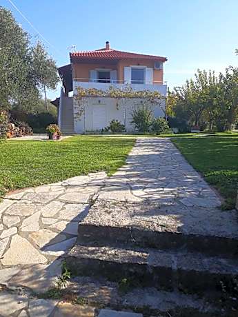 Pythos Studios & Appartments