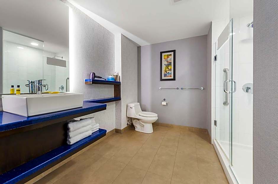 GLo Best Western Kanata Ottawa West