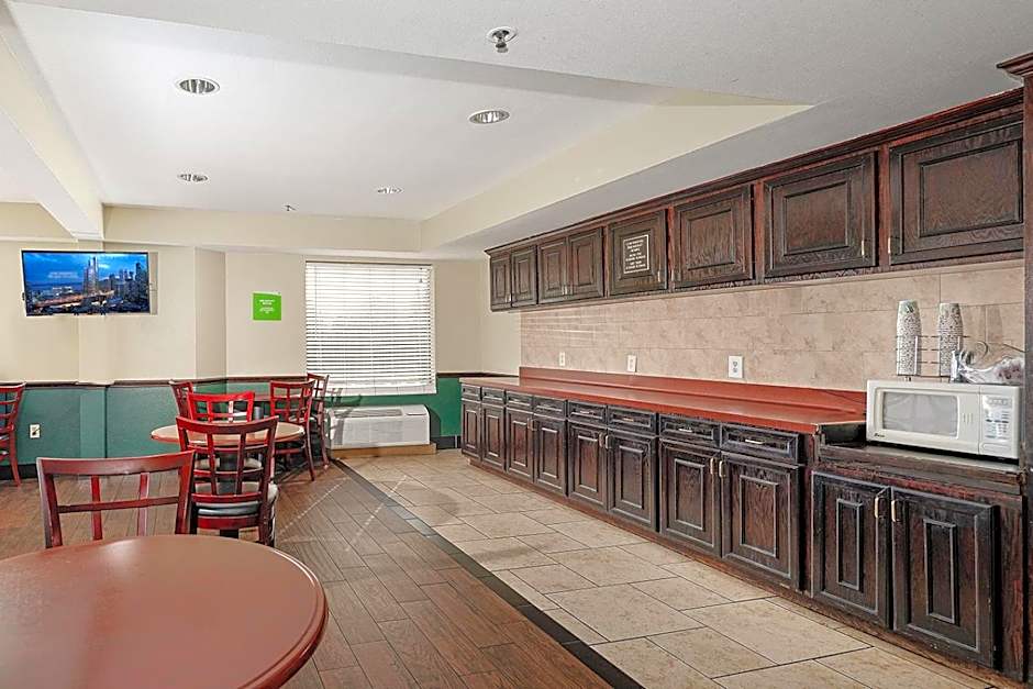 GreenTree Inn - IAH Airpot JFK Blvd