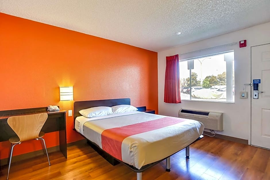 Motel 6 Oakland - Embarcadero