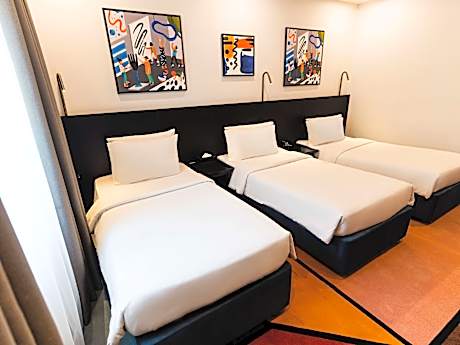 Deluxe Room with 3 single beds