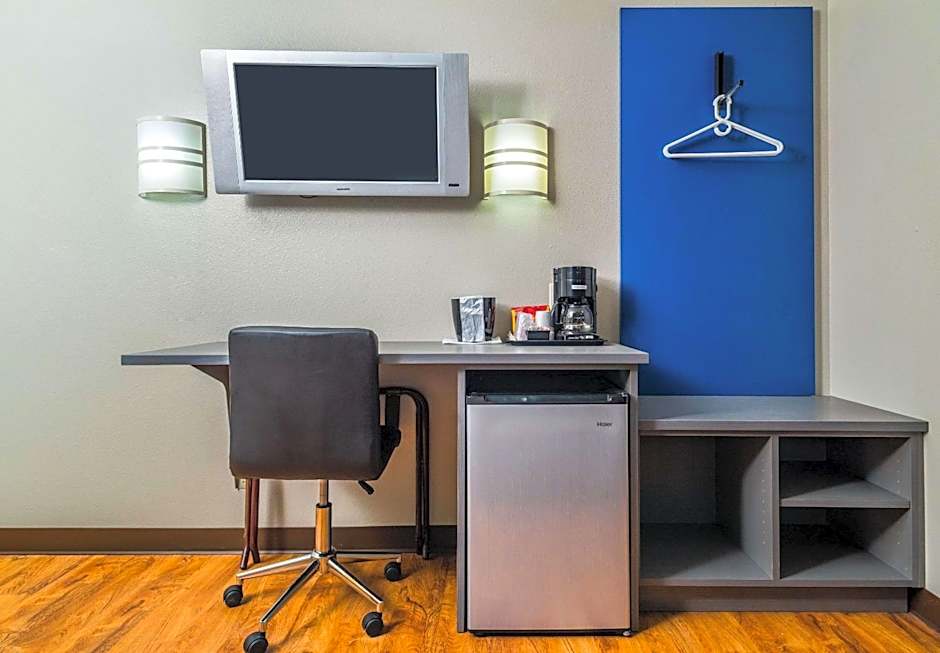 Studio Z, Ascend Hotel Collection