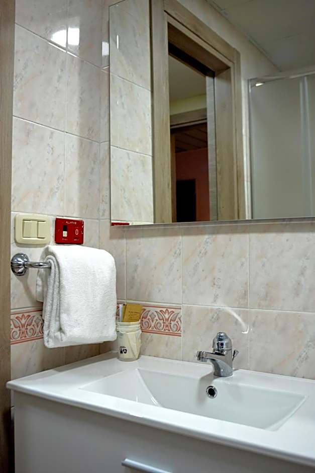 HOTEL IL PARCO - Parking Free & Restaurant - Hotel