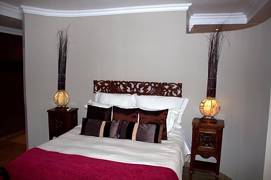 Tuskers Bush Lodge B&B