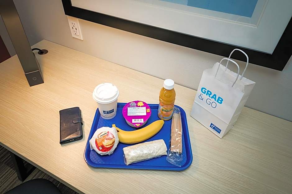 Holiday Inn Express and Suites Medford By IHG