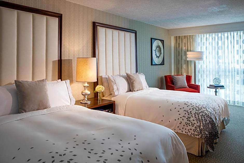 Renaissance by Marriott Newark Airport Hotel