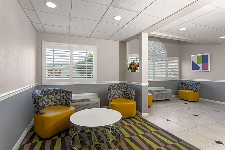 Microtel Inn & Suites by Wyndham Panama City