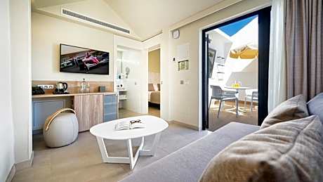Suite with Spa Bath and and Private Garden
