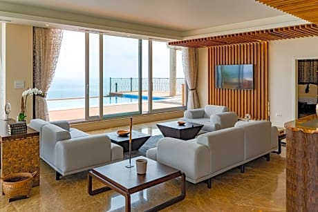 Superior Penthouse Suite with Private Pool and Sea View - Free SPA Access