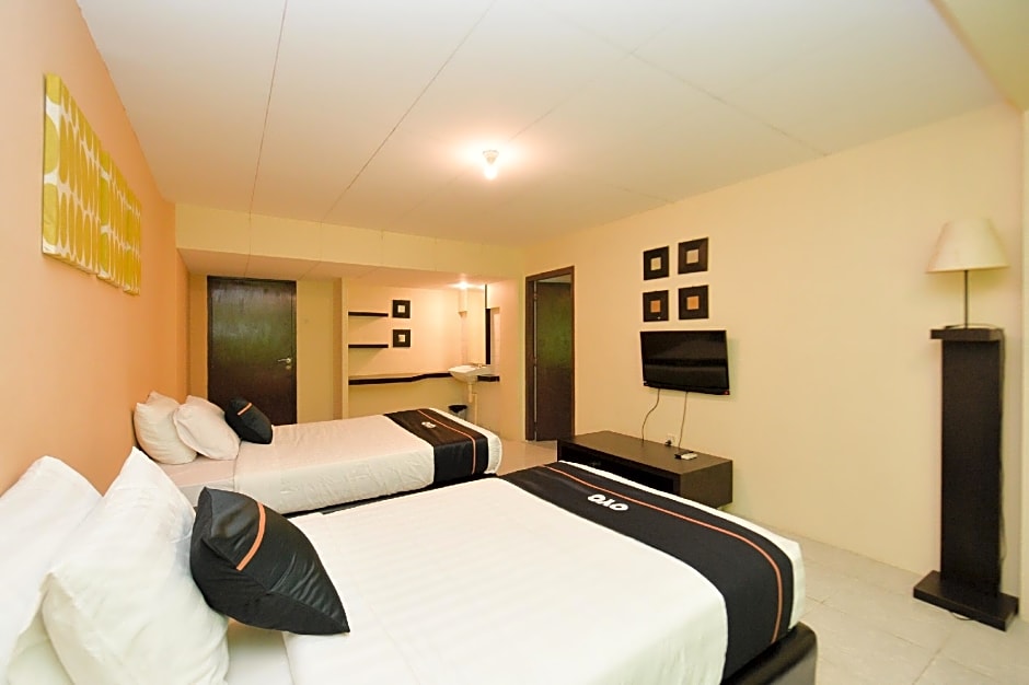 OYO 2487 Sampurna Jaya Hotel