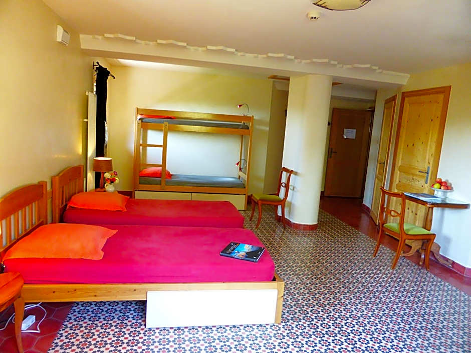 Eco-hôtel et Yourtes du Mercantour