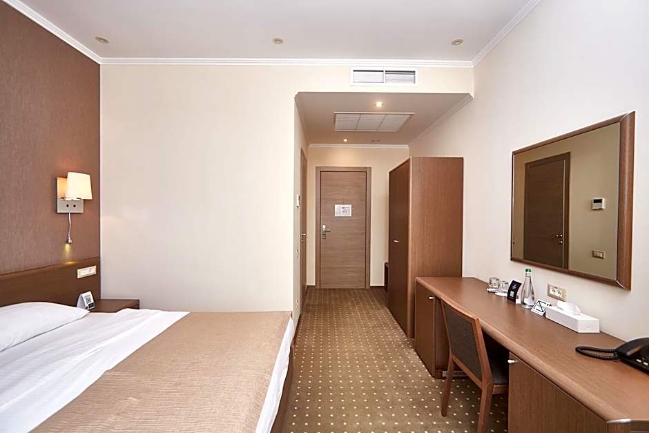 Alexandrovskiy Hotel