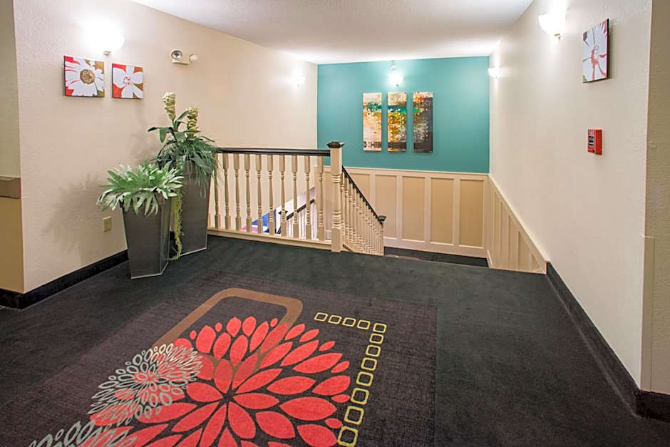 Northfield Inn Suites and Conference Center