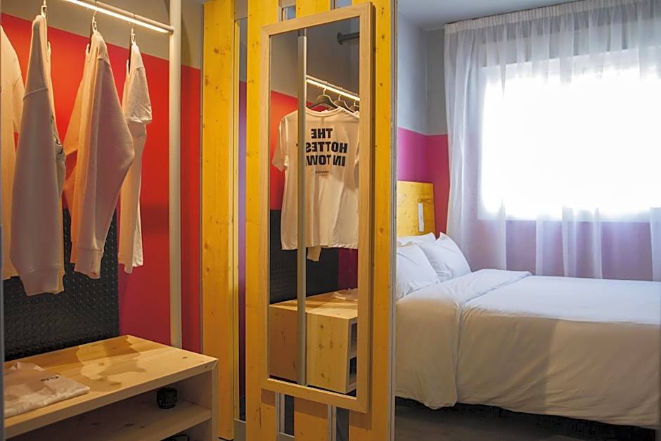 room00 Valencia Hostel