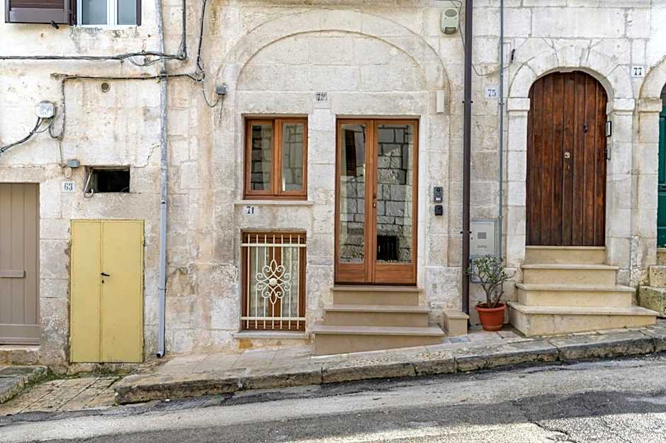 Chesterfield Design Apartment by Wonderful Italy