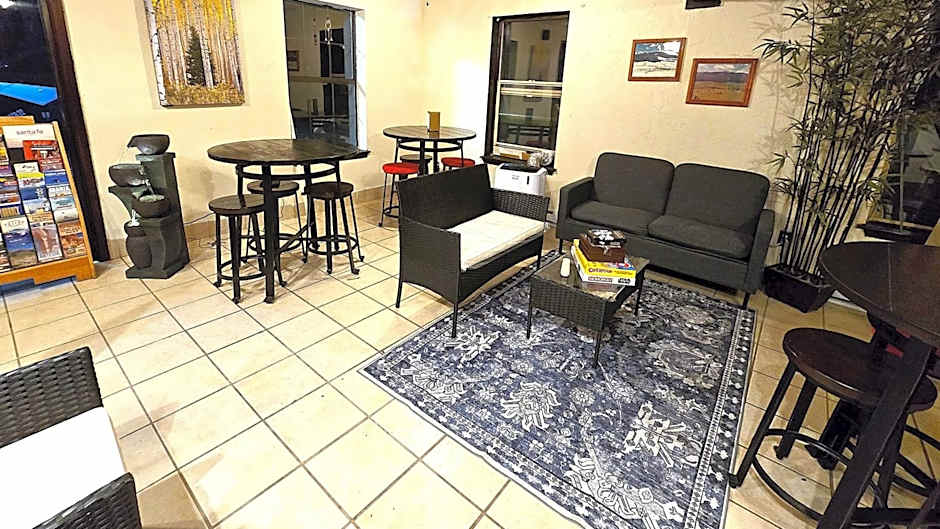 Econo Lodge Eagle Nest