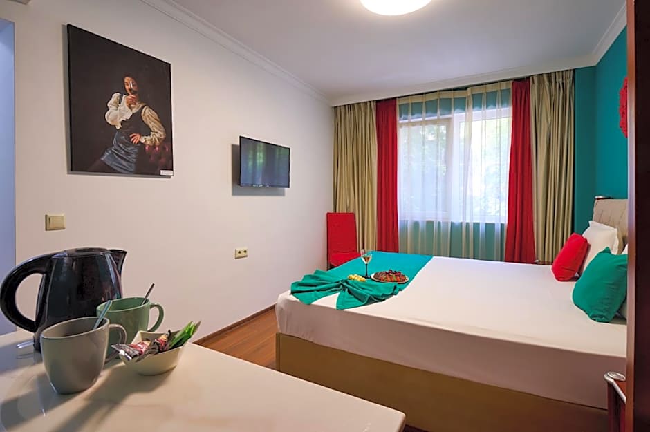 Art Green Boutique Hotel