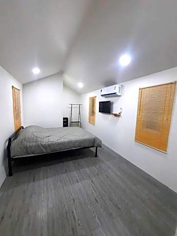 บ้านเพื่อน Bakery & party