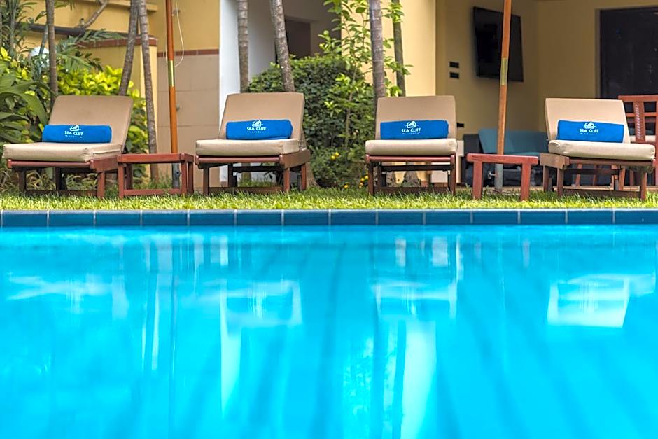 Sea Cliff Court Hotel & Luxury Apartments