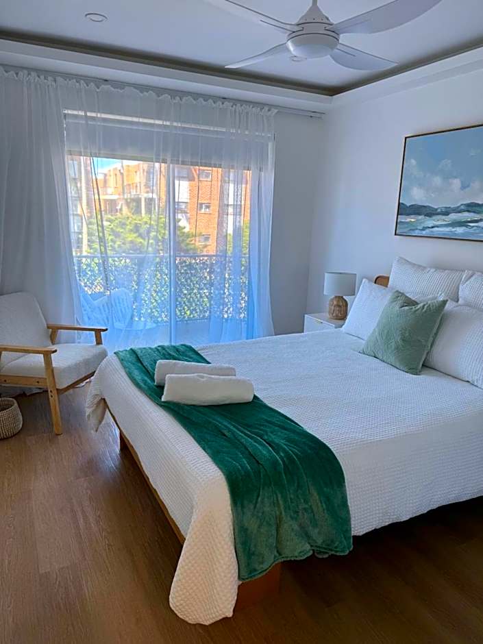 Pelican Cove Waterfront Apartment