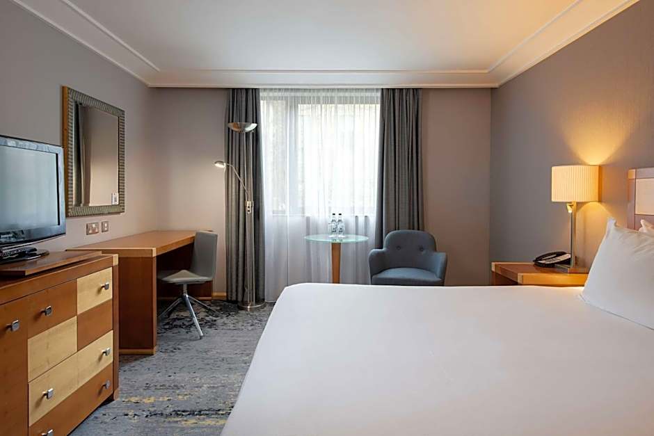 DoubleTree by Hilton Swindon