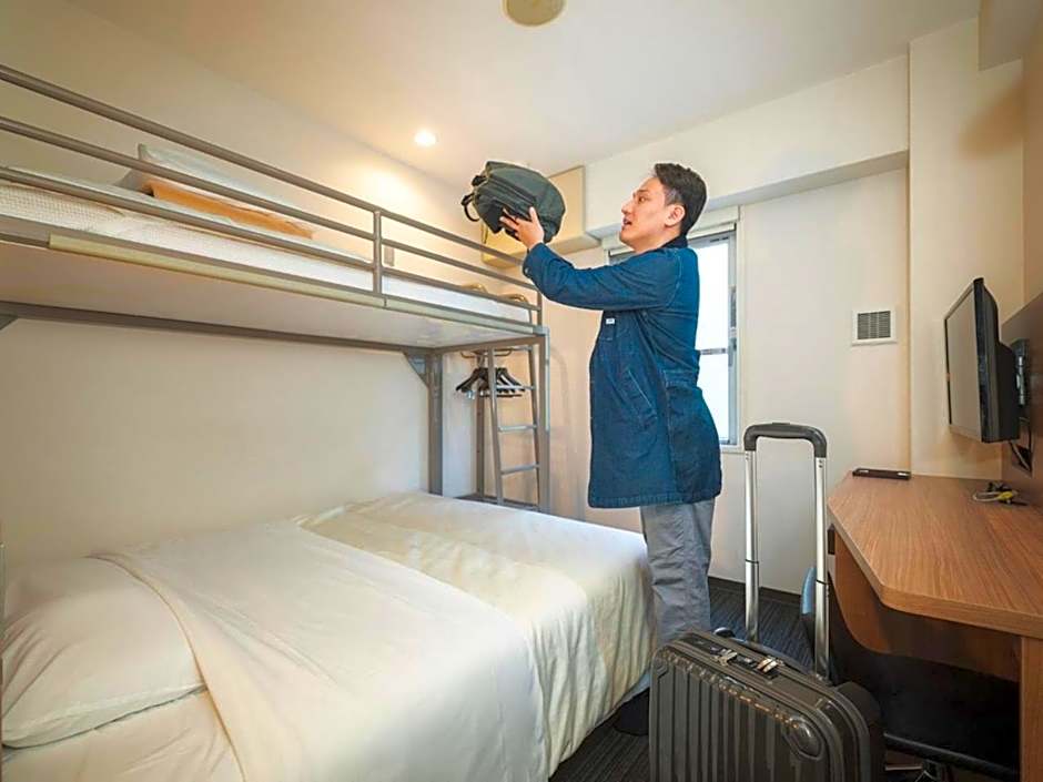 Super Hotel JR Shin-Osaka Higashiguchi