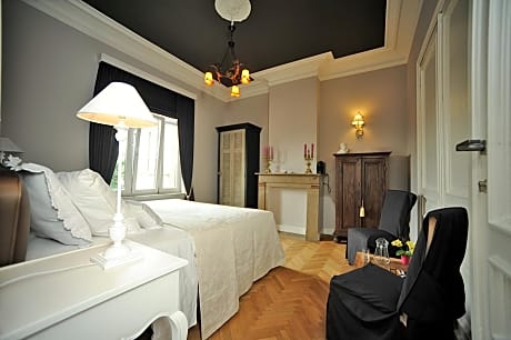 Deluxe Double Room with Private External Bathroom