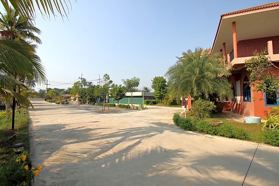 Oyo 461 Busaya Resort