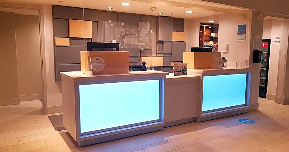 Holiday Inn Express and Suites Surrey By IHG