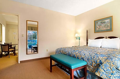 2 Queen Beds One-Bedroom Suite Non-Smoking