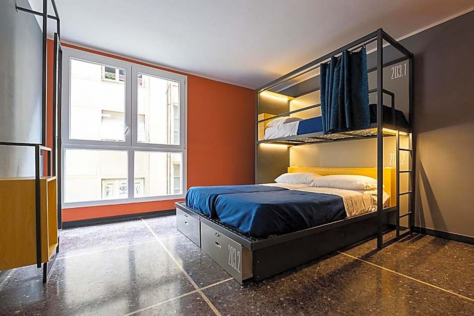 Marathon Hostel