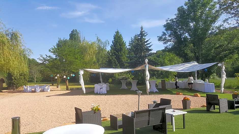 Hôtel Domaine des Pierres Dorées