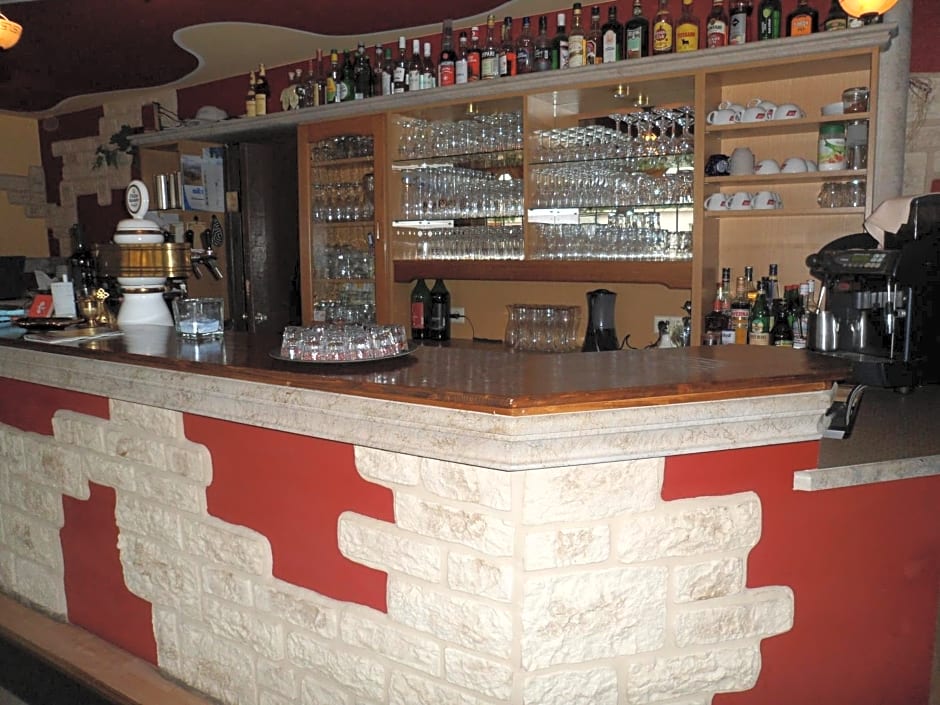 Hotel Taverne Inos