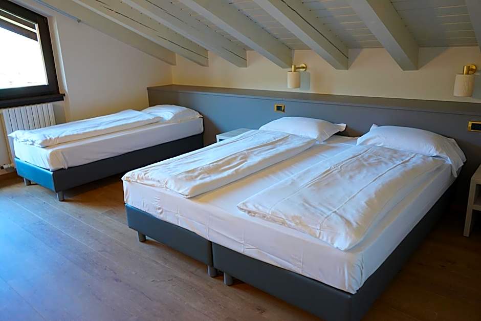 Foto 1 di 10 di Quadruple Room