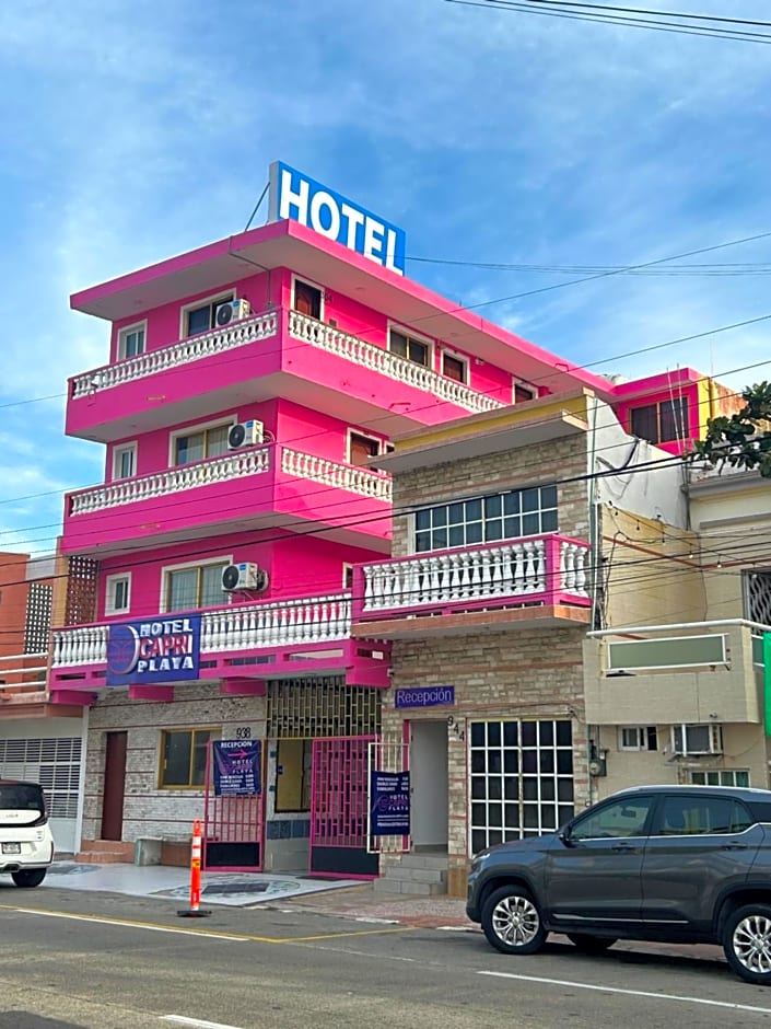 Hotel Capri Playa a una calle de la Playa Regatas