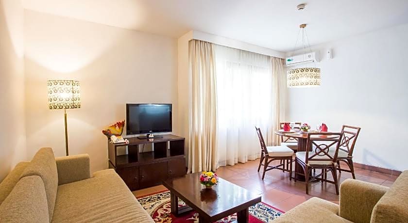 Plagoo Holiday Hotel