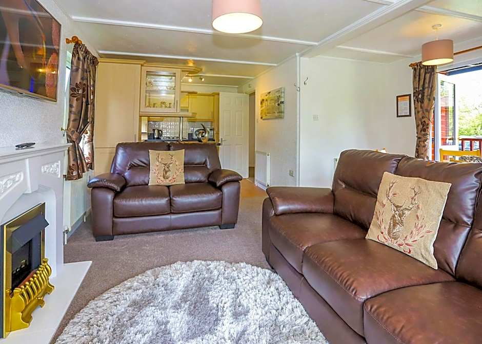 Paradise Lakeside Lodges