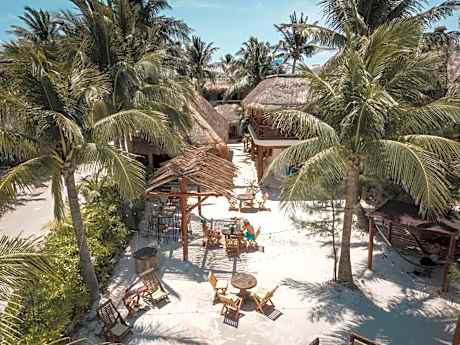 Casa Iguana Holbox - Beachfront Hotel